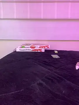 Dannii- live cam on StripChat