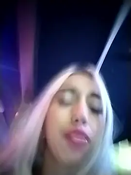 red_lipsduo - Red_LipsDuo's free webcam - UK Sex Cams