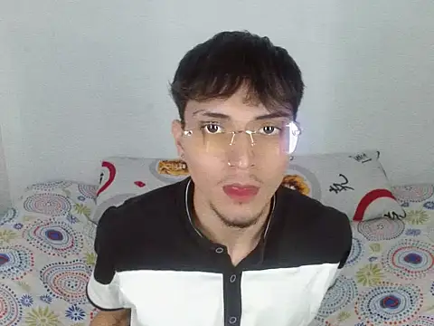 flaco23_latino webcam
