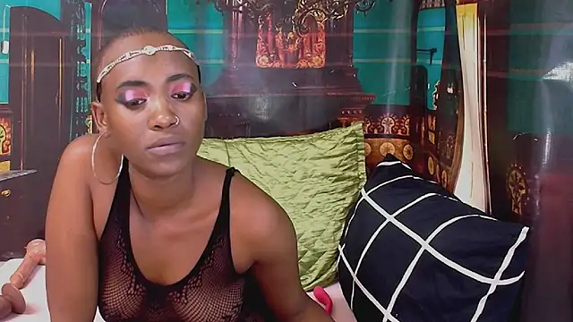 EbonyOlive69 webcam