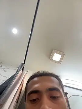 Mellyj053 webcam