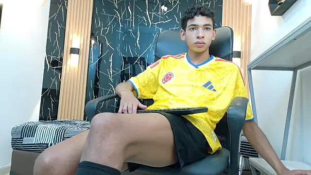 valerihot_1 (M twink) - CUM + SWALLOW CUM
