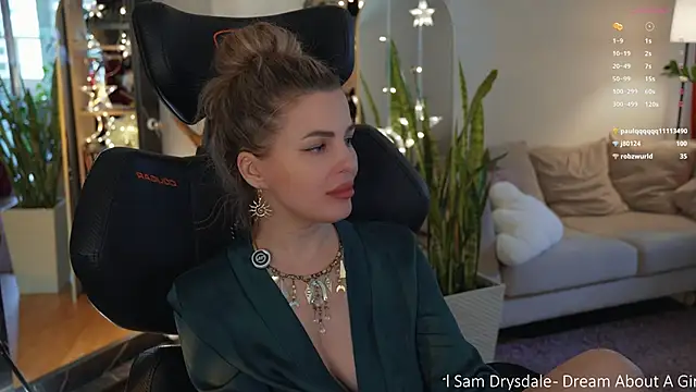 Lady--M webcam