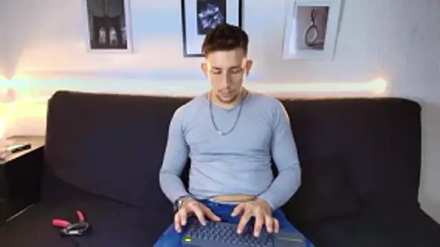 Maykol_Victoriasr live sex cam