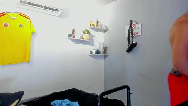 Kris_Khalifa69 live Stripchat room
