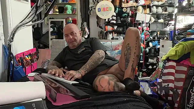 lovetatts64 webcam