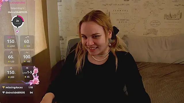 Glow_Margo webcam