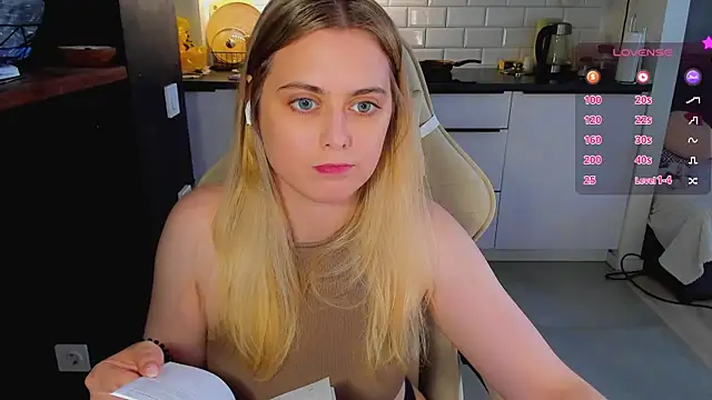 Watch blonde_kellyy live on EroticFlix - High definition streams