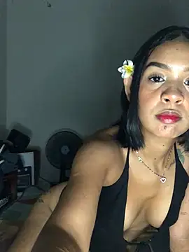 Watch lilly_safadinha live on EroticFlix - High definition streams