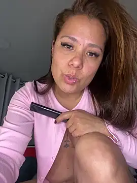 Pretty__Milf webcam