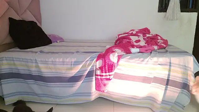 Watch eva_sin18 live on EroticFlix - High definition streams