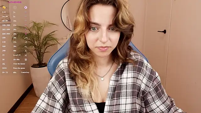 Watch CherryCl0ud live on EroticFlix - High definition streams