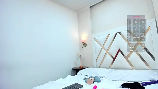 Sky_Collins_ webcam