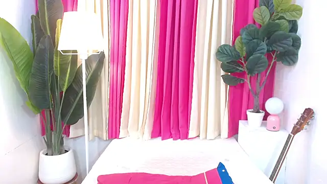 Notaestheticallykylinee webcam