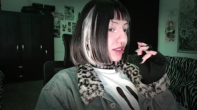 roxy_toxic webcam