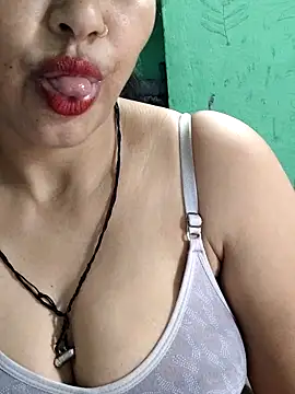 Piya-Naughty webcam