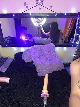 Peachy_skinnysquirt webcam
