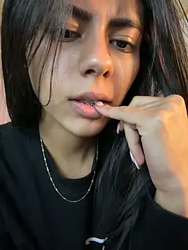 Lilybeeth live cam on StripChat