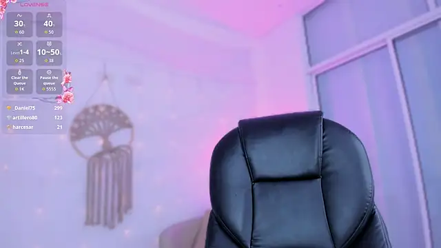 Ginni_charlotte webcam