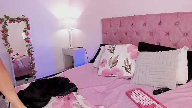 MissHiller_gh webcam