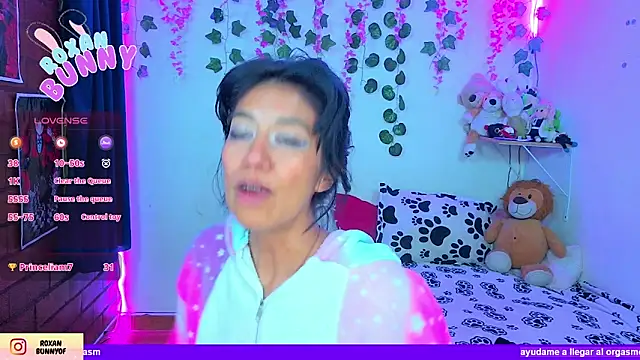 Roxanbunny1 webcam
