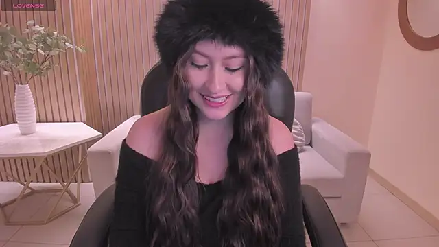Watch AmyRosse_X live on EroticFlix - High definition streams