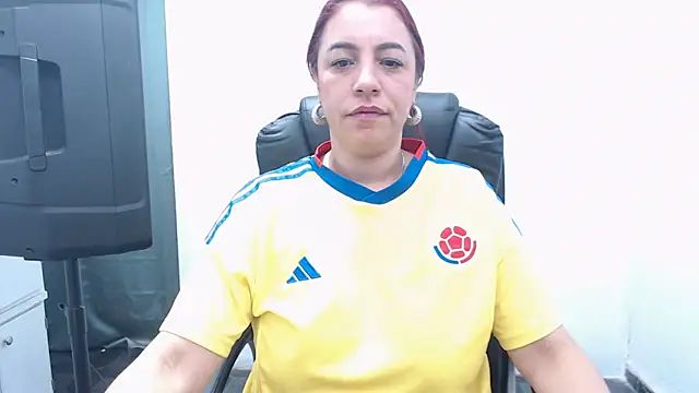 Watch LAURA_CRAIZY live on EroticFlix - High definition streams
