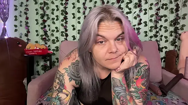 CherryBombBomb webcam
