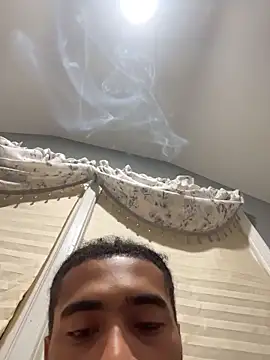 Mellyj053 webcam