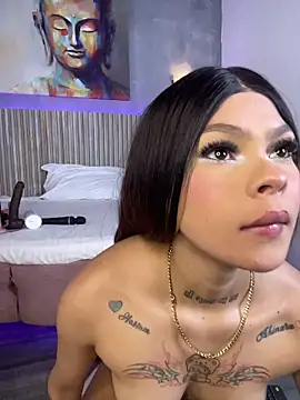 Saracooper__ webcam