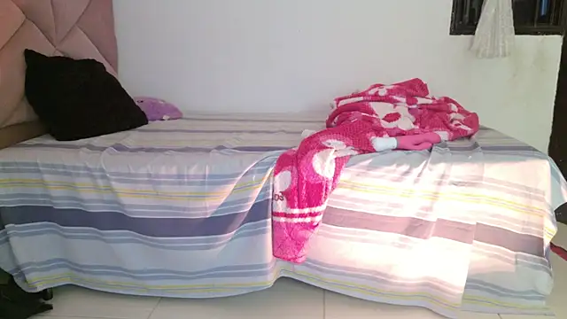 eva_sin18 live sex cam