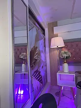 MylaDreams webcam