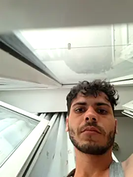 Handsomeboy3344 webcam