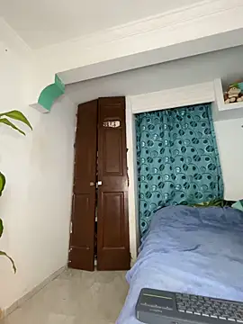 dana_falcoo25 webcam
