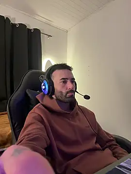 Aaron_hyuga webcam