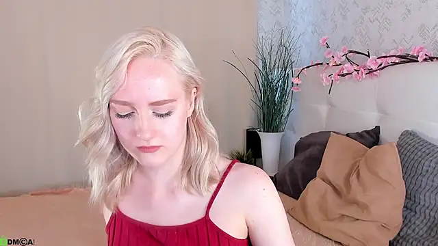 Chloe-Deccer webcam