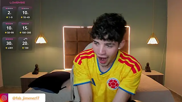 AlejooTwink live Stripchat room