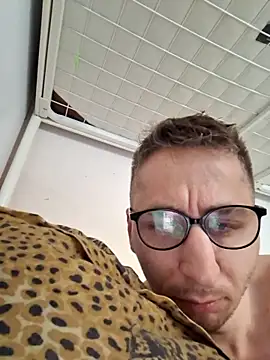 MattedOdobenus live Stripchat room