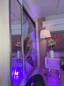 MylaDreams webcam