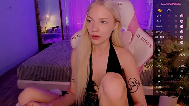 AnyaTaylor_ webcam