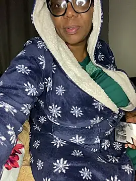 BoobsQueeen webcam