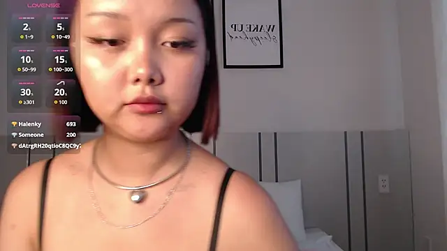 MomoMoonxxx webcam