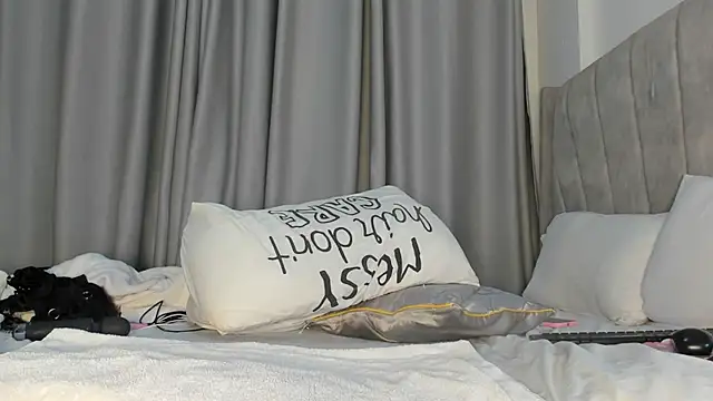 thee_sexy_goddess webcam