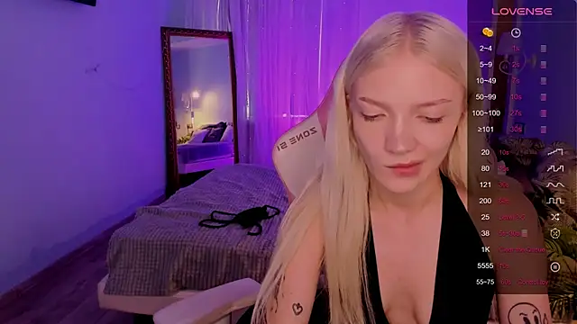 AnyaTaylor_ webcam