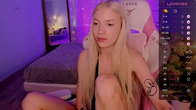 AnyaTaylor_ webcam