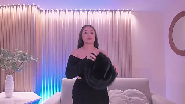 Watch AmyRosse_X live on EroticFlix - High definition streams