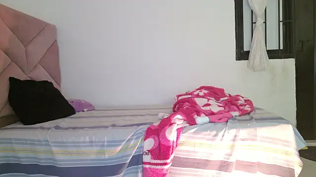 eva_sin18 live sex cam