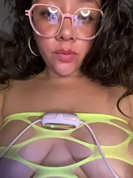 Watch Vivi_Kvsh live on EroticFlix - High definition streams