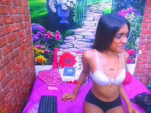 IndianPretty14u2Luv webcam