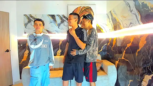 Houseofwarrios webcam